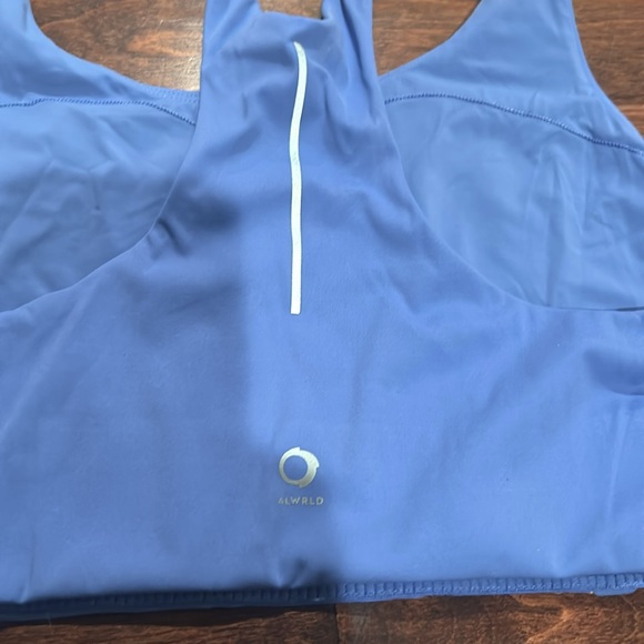 ALWRLD ALRN Mid Support Crop Sports Bra - Picture 7 of 12